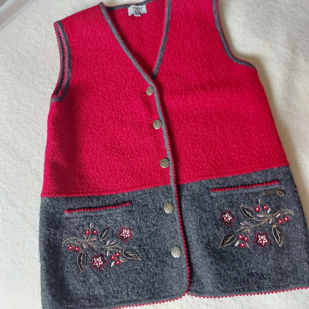 Vintage 100% wool vest floral embroidery